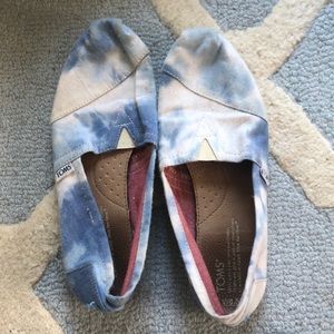 TOMS cloud-patterned shoes!
